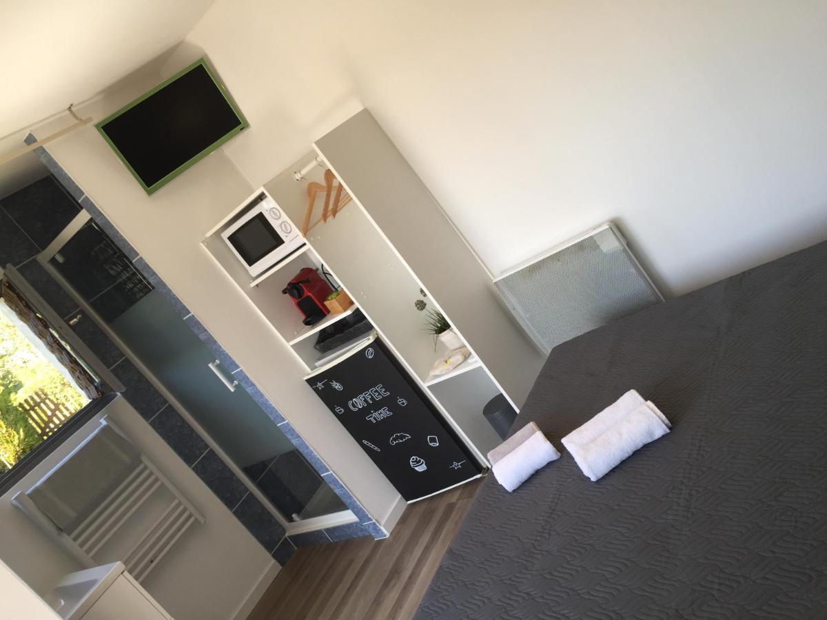 Apartmán Les Palmiers Chimilin Exteriér fotografie